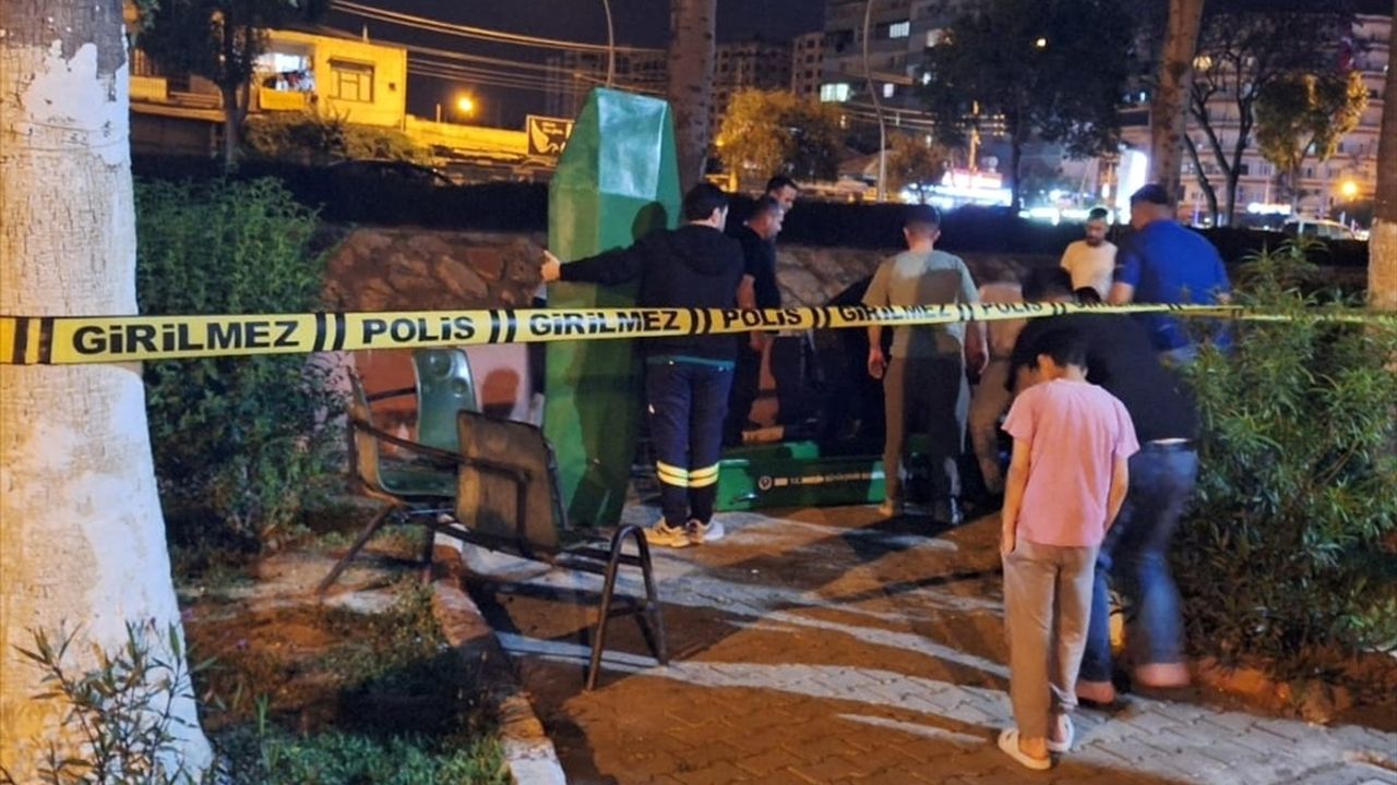Mersin Tarsus'ta Parkta Bir Kişi Bulundu
