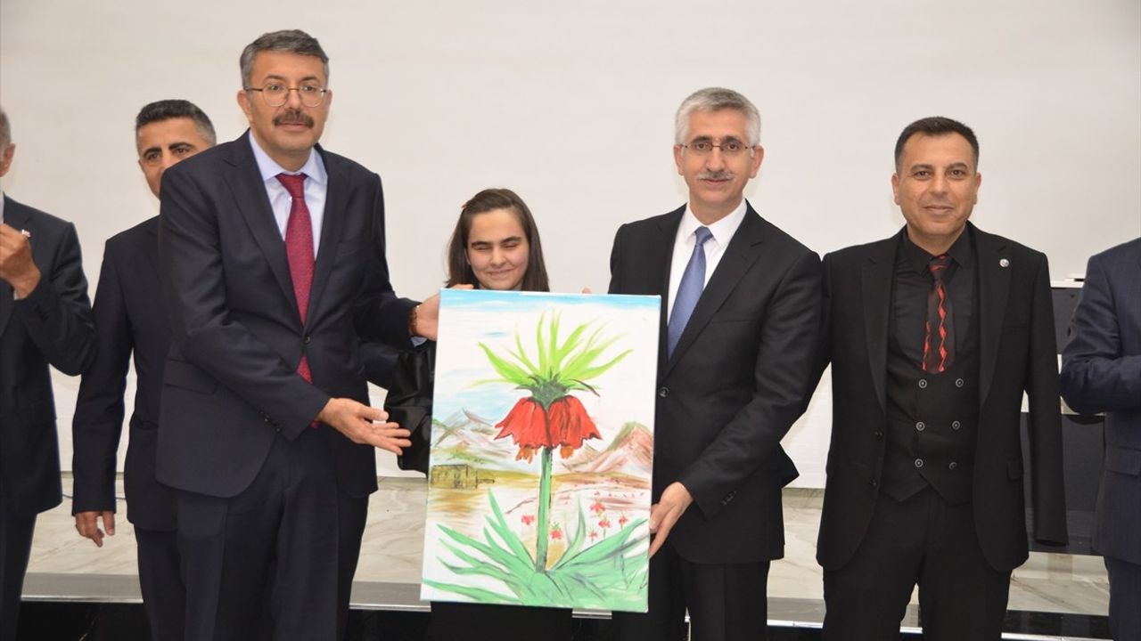 Milli Eğitim Bakan Yardımcısı Yılmaz, Hakkari'de Özel Gereksinimli Öğrencilerle Buluştu