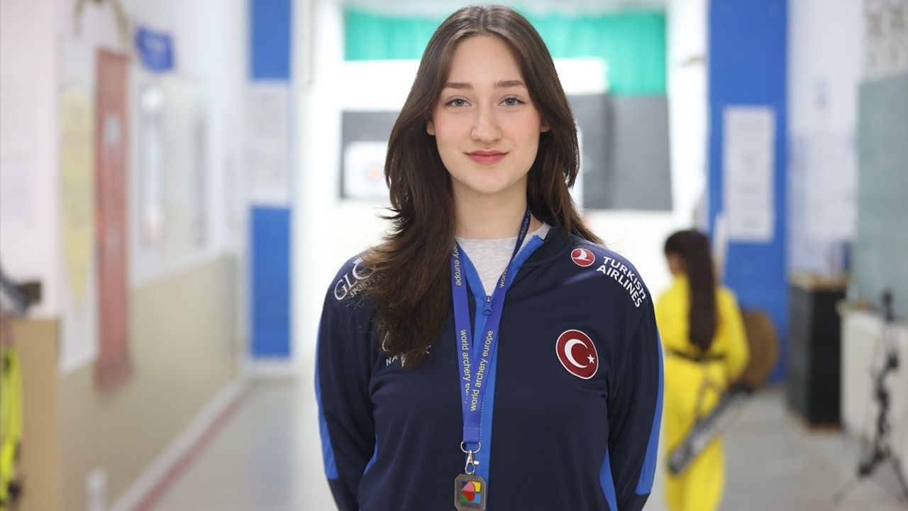 Milli Okçu Dilara Ecem Deniz'in Dünya Şampiyonluğu Hedefi