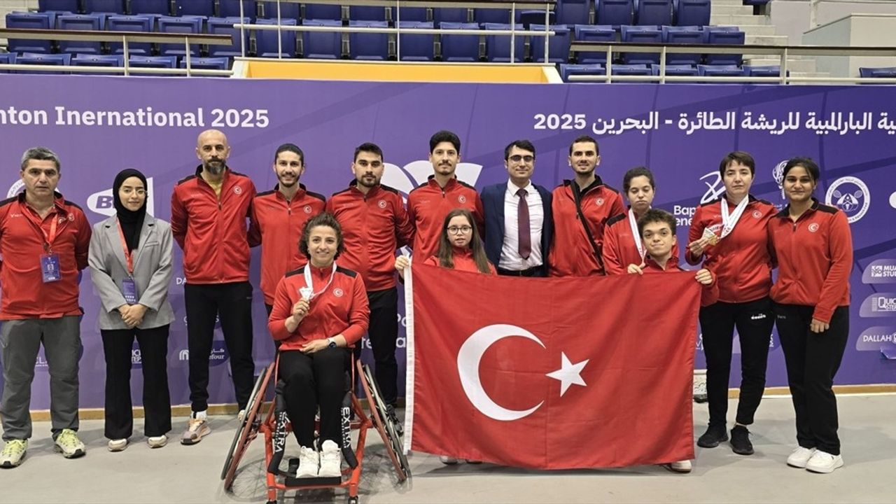 Milli Para Badmintoncular Bahreyn'de 5 Madalya Kazandı