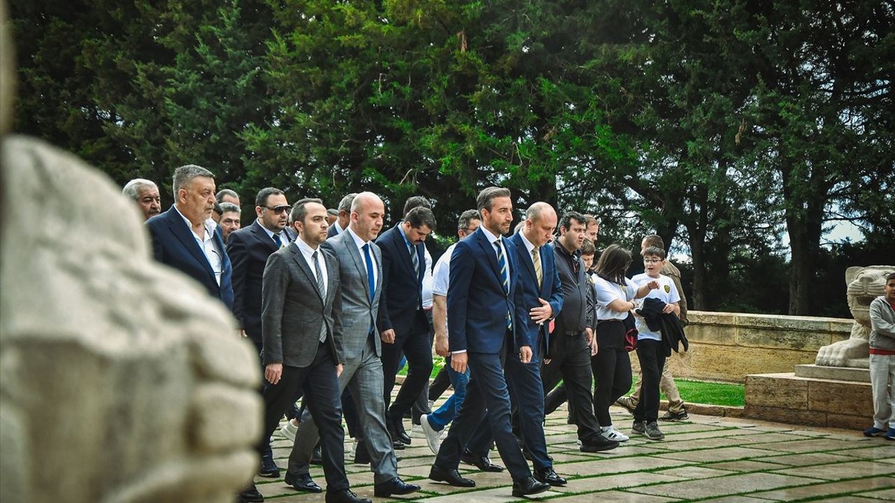 MKE Ankaragücü Yeni Yönetimi Anıtkabir'i Ziyaret Etti