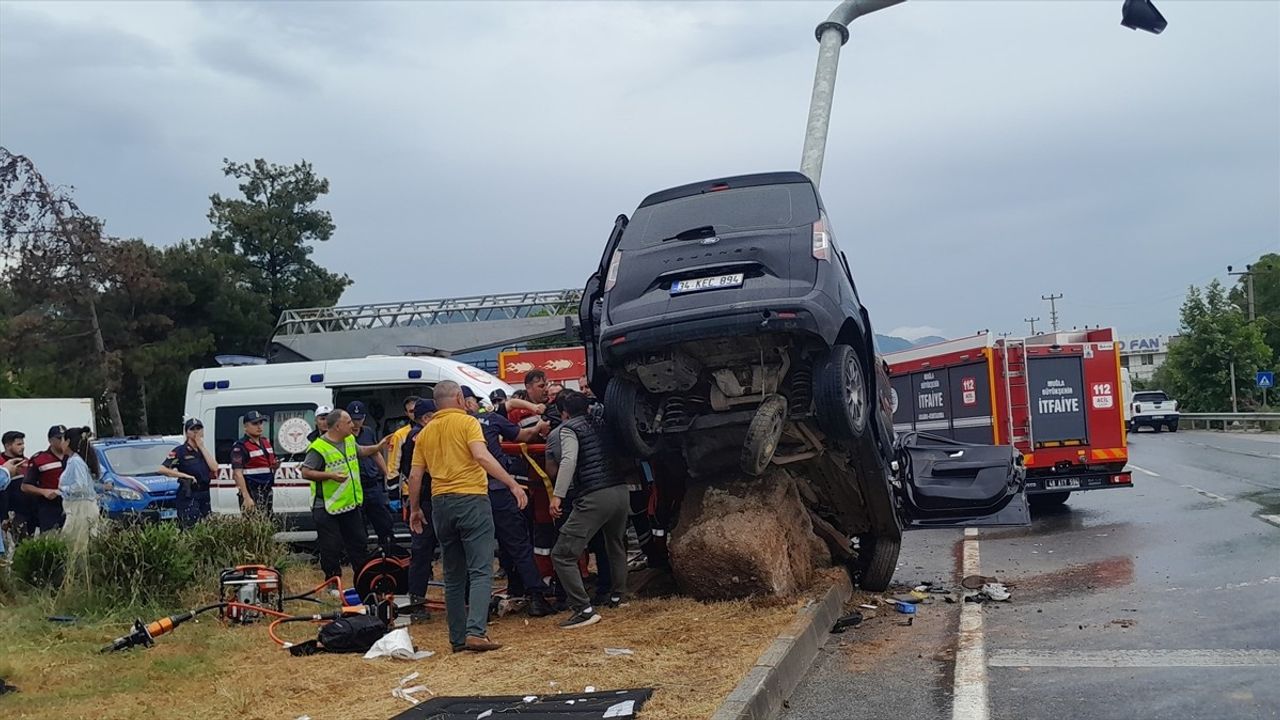 Muğla'da Kamyonet Kazası: 1 Ölü, 3 Yaralı