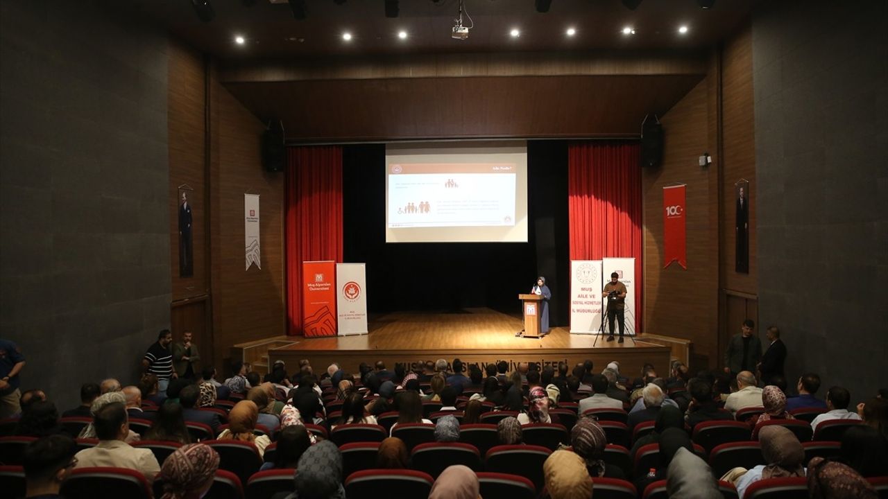 Muş'ta Aile Çalıştayı Gerçekleştirildi