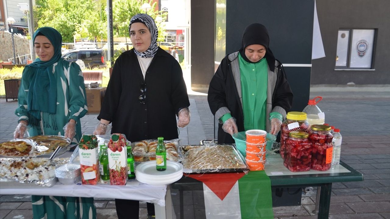 Muş'ta Gazze İçin Yardım Kermesi Düzenlendi
