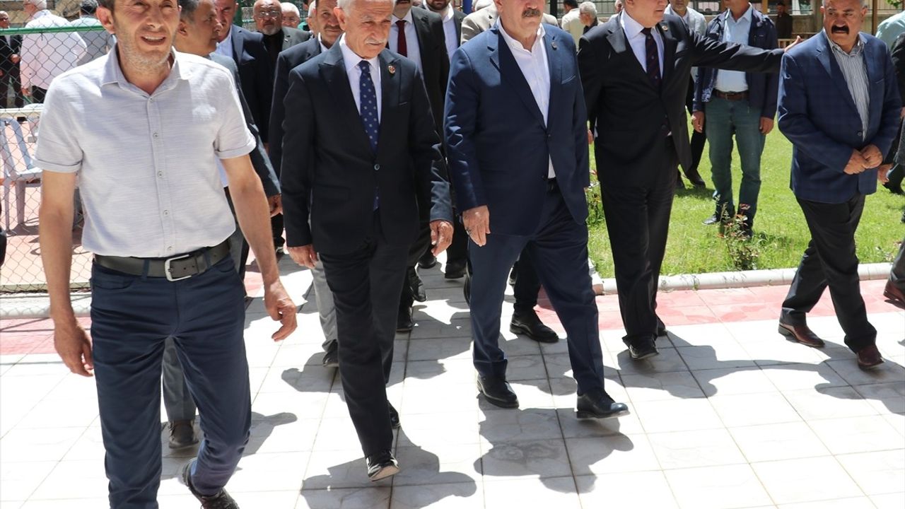 Mustafa Destici, Sivas'ta Taziye Ziyareti Gerçekleştirdi