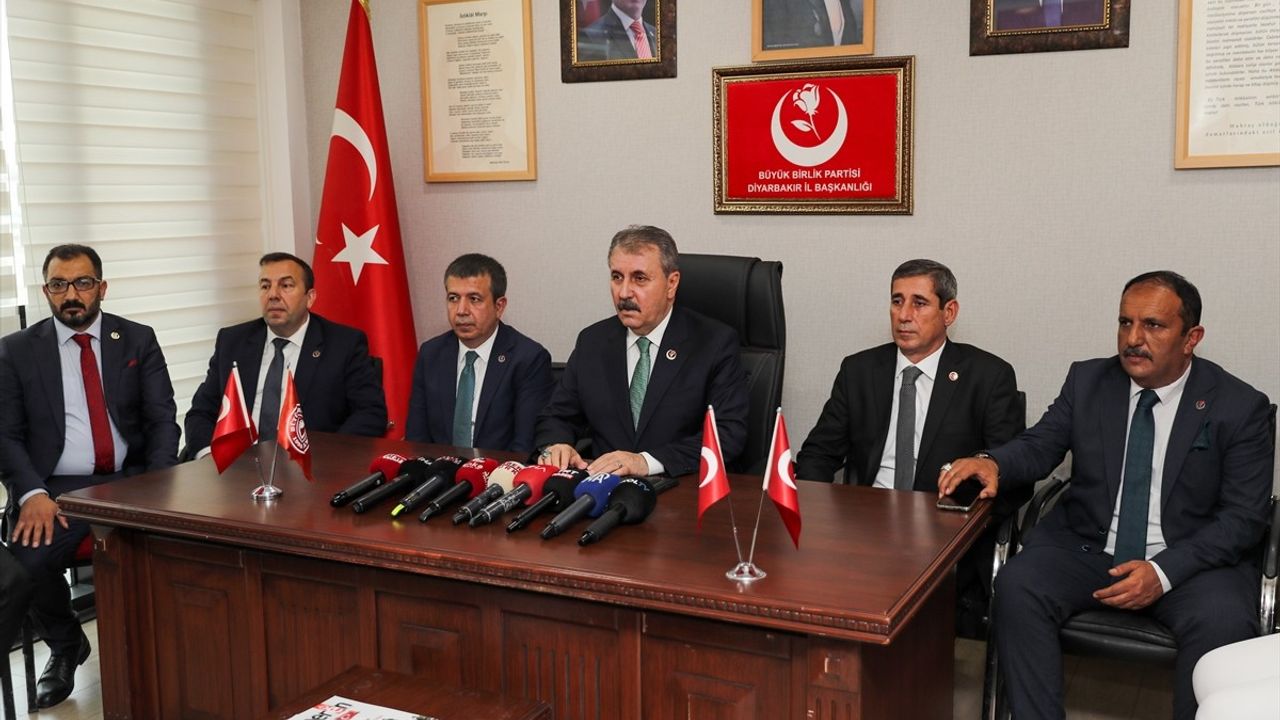 Mustafa Destici: 'Terörsüz Türkiye' Süreci Önemli Bir Zaferdir