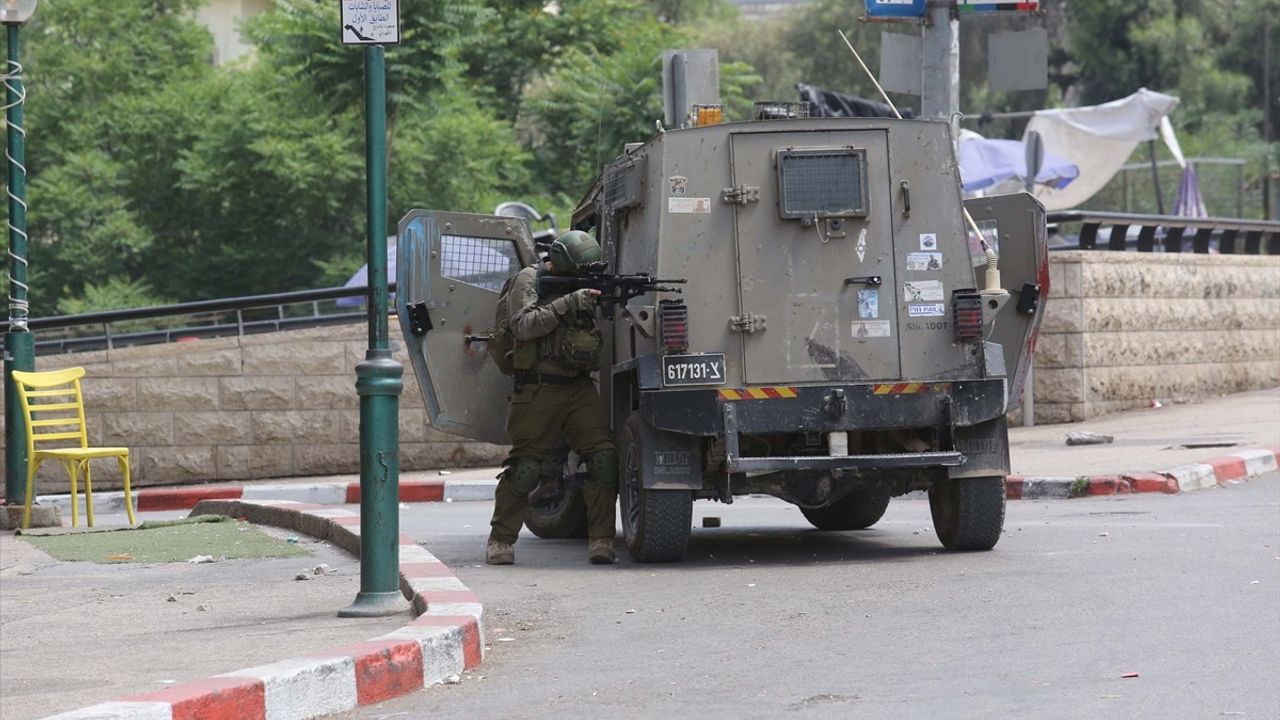 Nablus'ta İsrail Ordusunun Baskını: 4 Filistinli Yaralandı