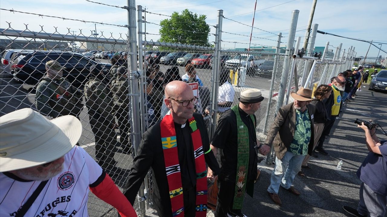 New Jersey'de ICE Merkezine Protesto