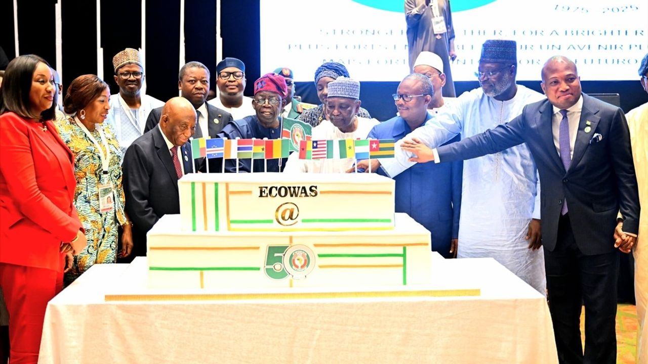 Nijerya'da ECOWAS'ın 50. Yılı Kutlandı