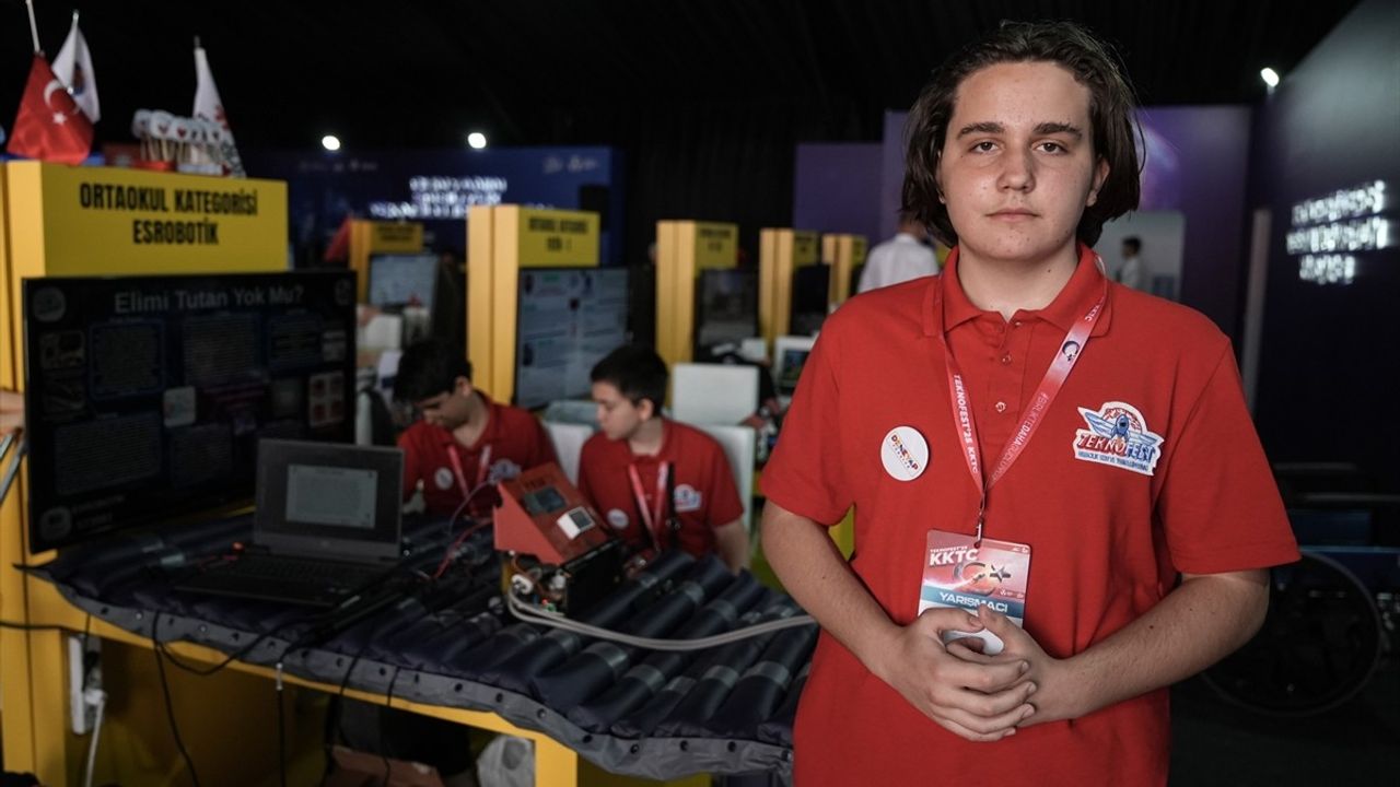 Öğrencilerin Geliştirdiği Akıllı Yatak Sistemi Yatak Yaralarını Önlüyor