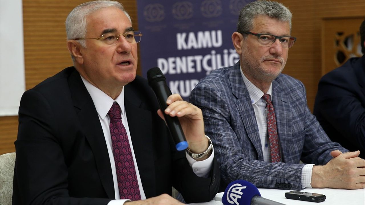 Ombudsman Akarca, Gençlerle Ahlat'ı Buluşturdu