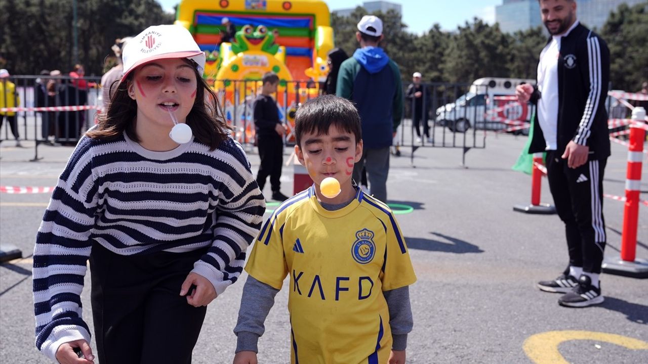 Özel Gereksinimli Bireyler 'En-Şen Festivali'nde Bir Araya Geldi