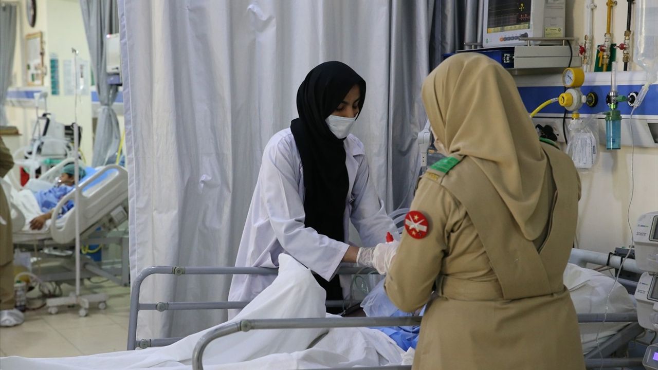 Pakistan'da Okul Servisine İntihar Saldırısı: Ölü Sayısı 8'e Yükseldi