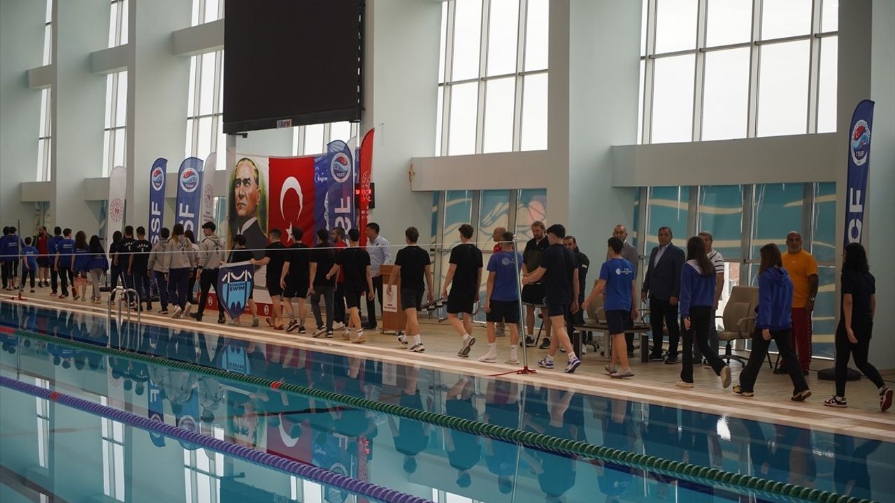 Paletli Yüzme Türkiye Şampiyonası Devam Ediyor