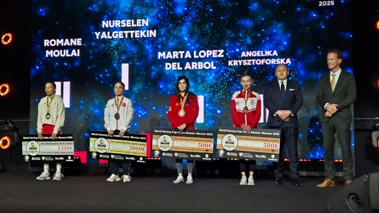 Polonya'da Milli Boksörlerden Eğitim Başarısı: 9 Madalya