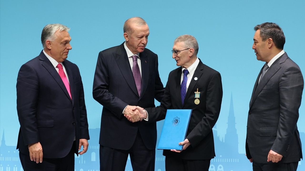 Prof. Dr. Aziz Sancar'a Ali Şir Nevai Uluslararası Ödülü