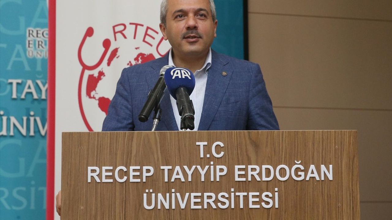Rize'de 'Arayış Şifa' Paneli Düzenlendi