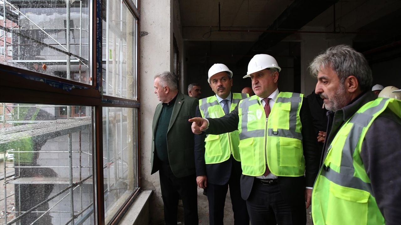 Rize'de Öğrenci Yurdu İnşaatlarına Bakan Bak'tan Ziyaret