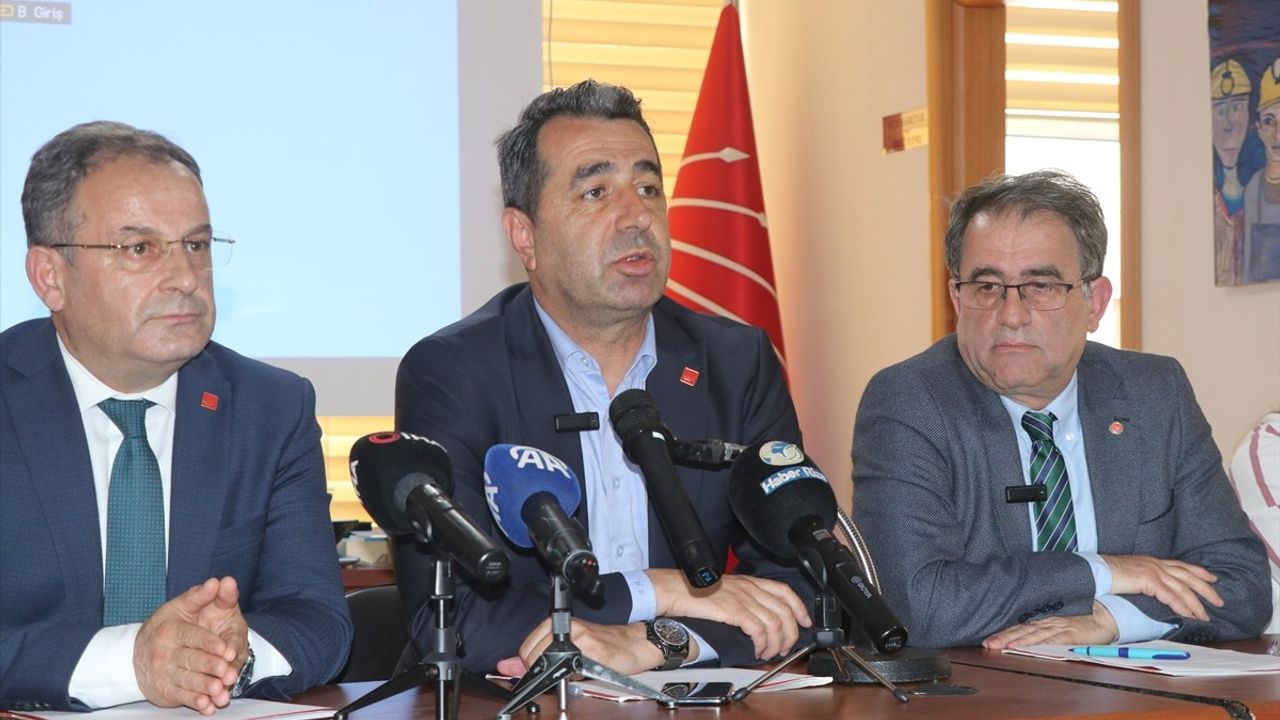 Rize'de Yaş Çay Taban Alım Fiyatı Açıklaması
