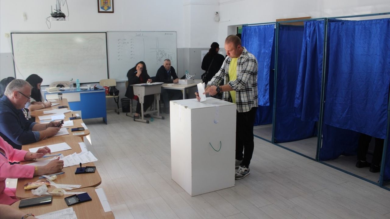 Romanya Cumhurbaşkanlığı Seçiminde İkinci Tur Heyecanı