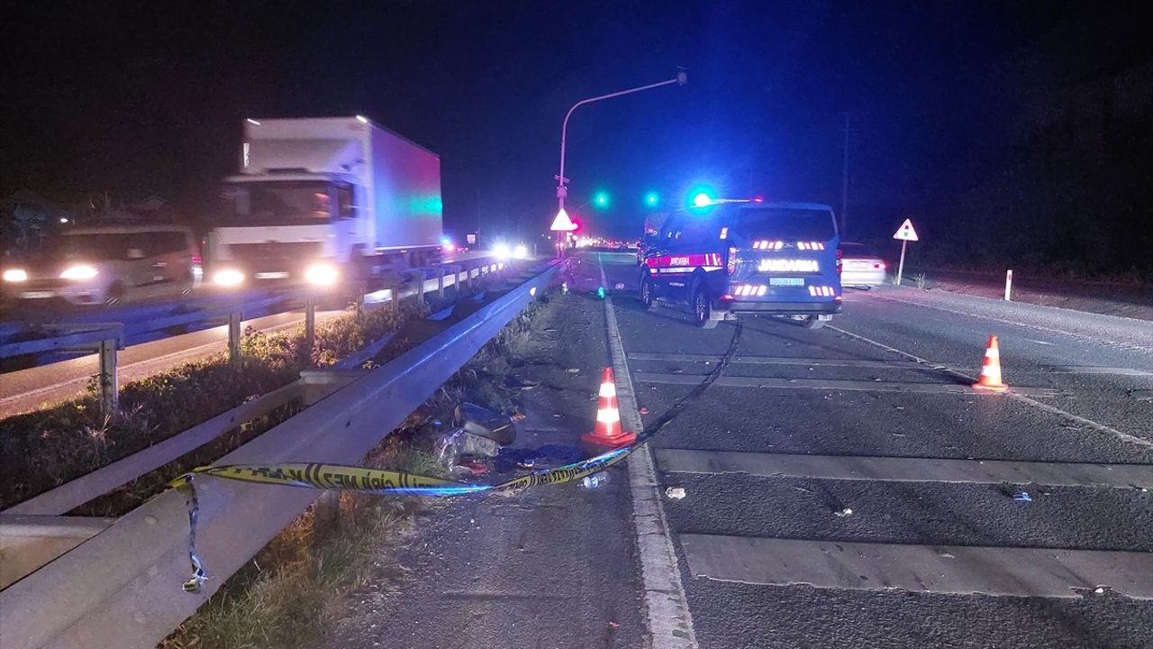 Sakarya'da Feci Kaza: Elektrikli Bisiklet ile Motosiklet Çarpıştı
