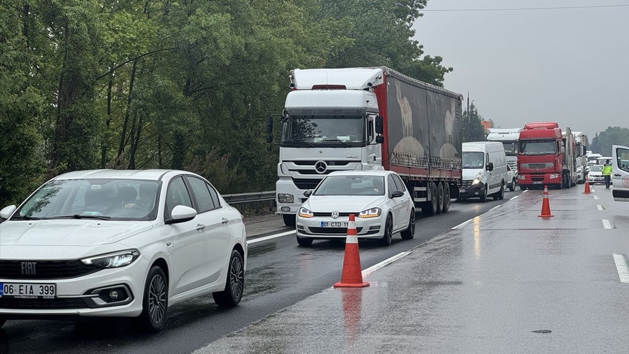 Sakarya'da Zincirleme Trafik Kazası Ulaşımı Aksattı