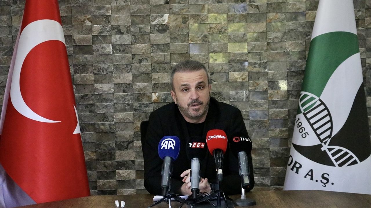 Sakaryaspor Başkanı Cumhur Genç Sezon Değerlendirmesi Yaptı