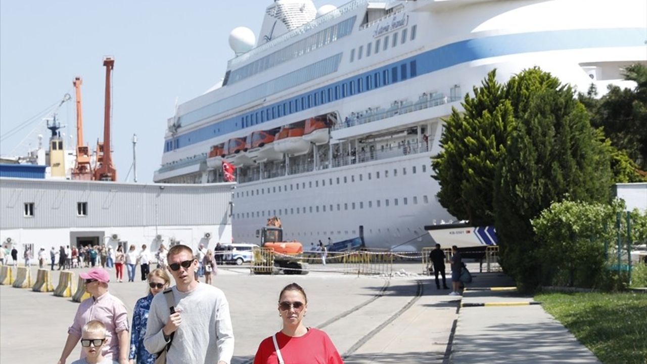 Samsun'a Gelen Astoria Grande Kruvaziyeri