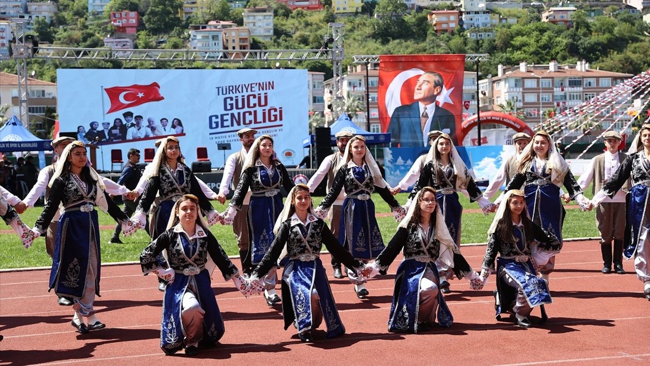 Samsun'da 19 Mayıs Coşkuyla Kutlandı