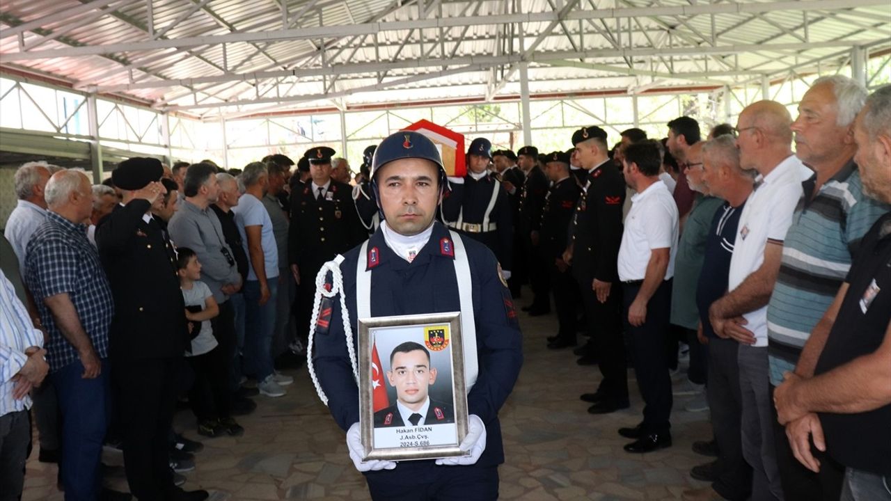 Samsun'da Boğulan Jandarma Astsubay Ordu'da Son Yolculuğuna Uğurlandı