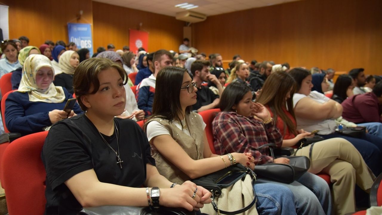 Samsun'da Dezenformasyon Konferansı Yapıldı