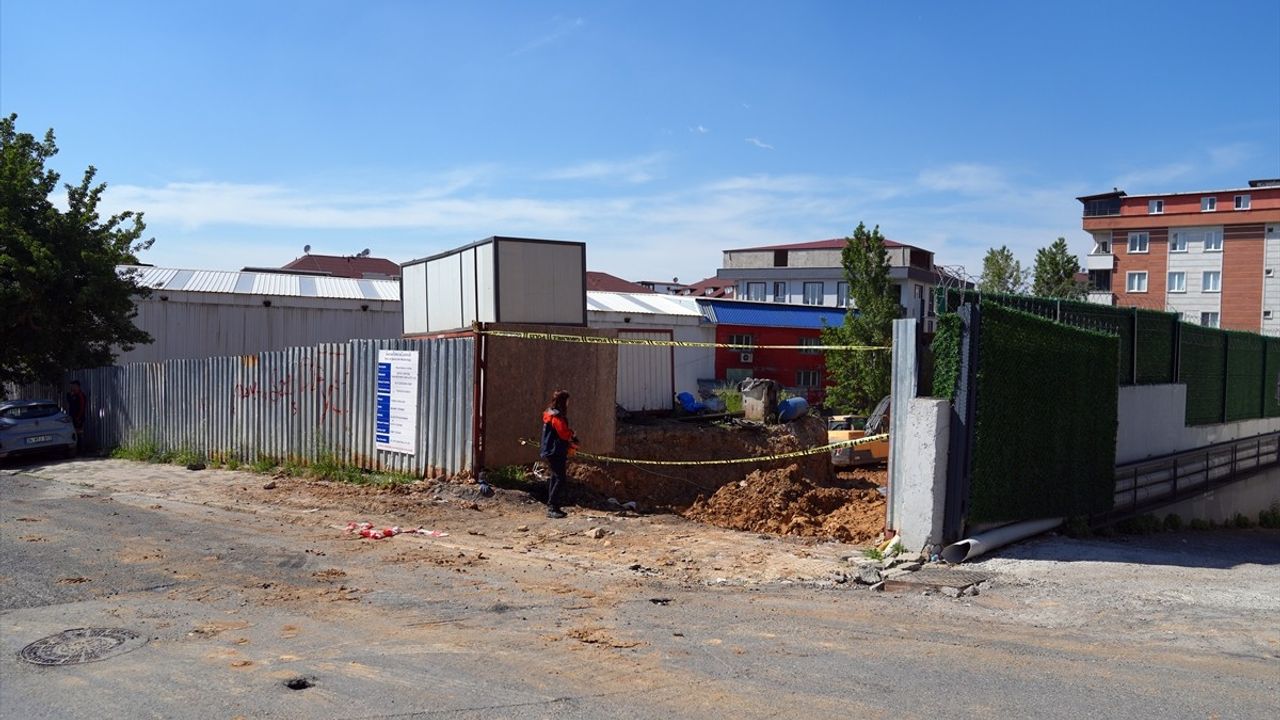 Sancaktepe'de İnşaat Alanında Göçük: 2 İşçi Kurtarıldı