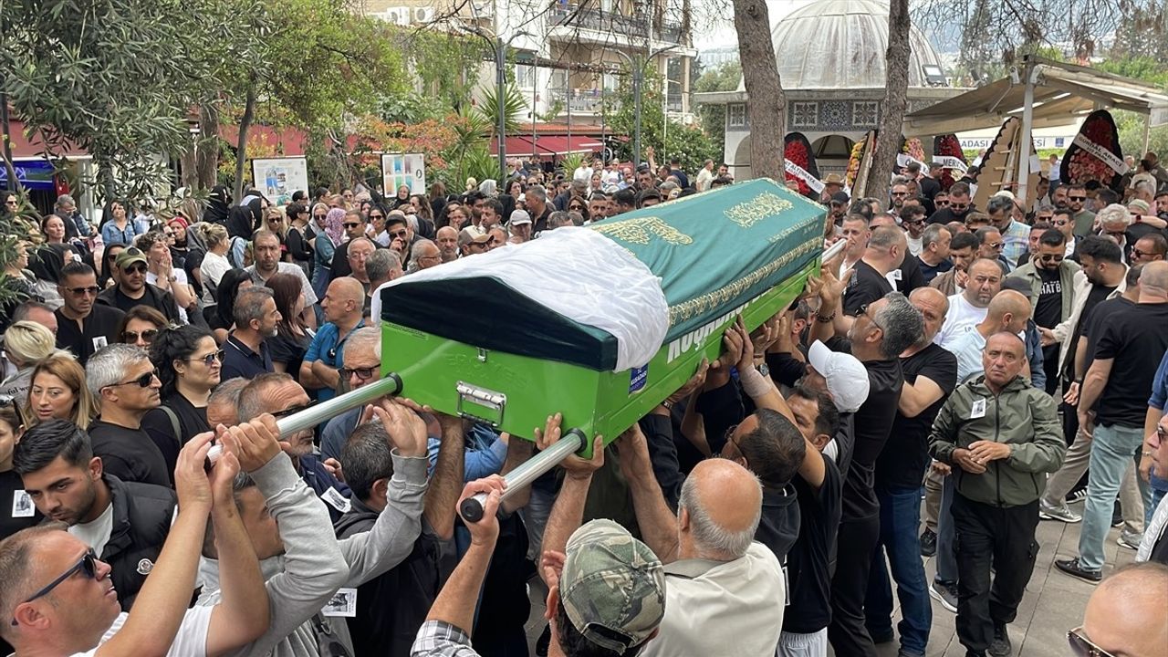Şarkıcı Şimal, Aydın'da Defnedildi