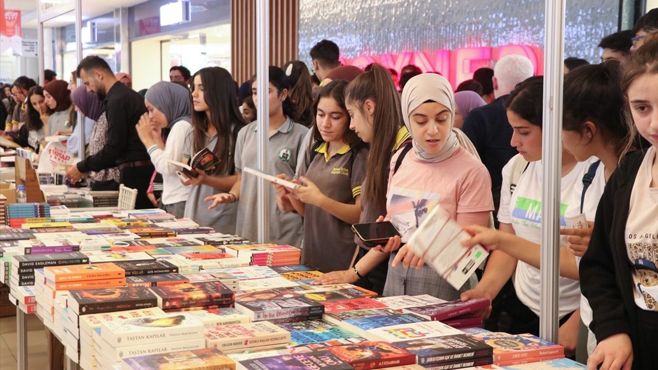Siirt'te 11. Kitap Fuarı Başladı