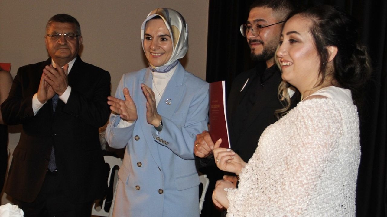 Sinop’ta Genç Çiftlere Destek: Bakan Göktaş Nikah Törenine Katıldı
