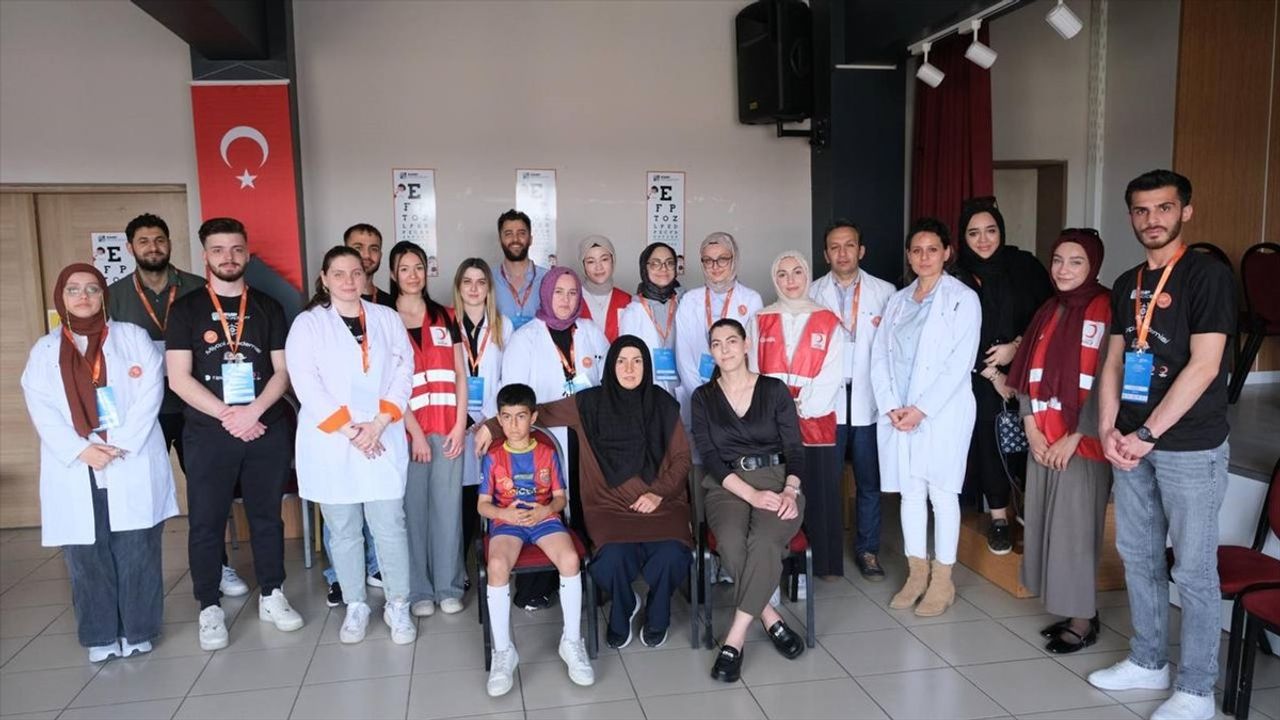 Sultanbeyli'de Göz Sağlığı Taraması Gerçekleştirildi