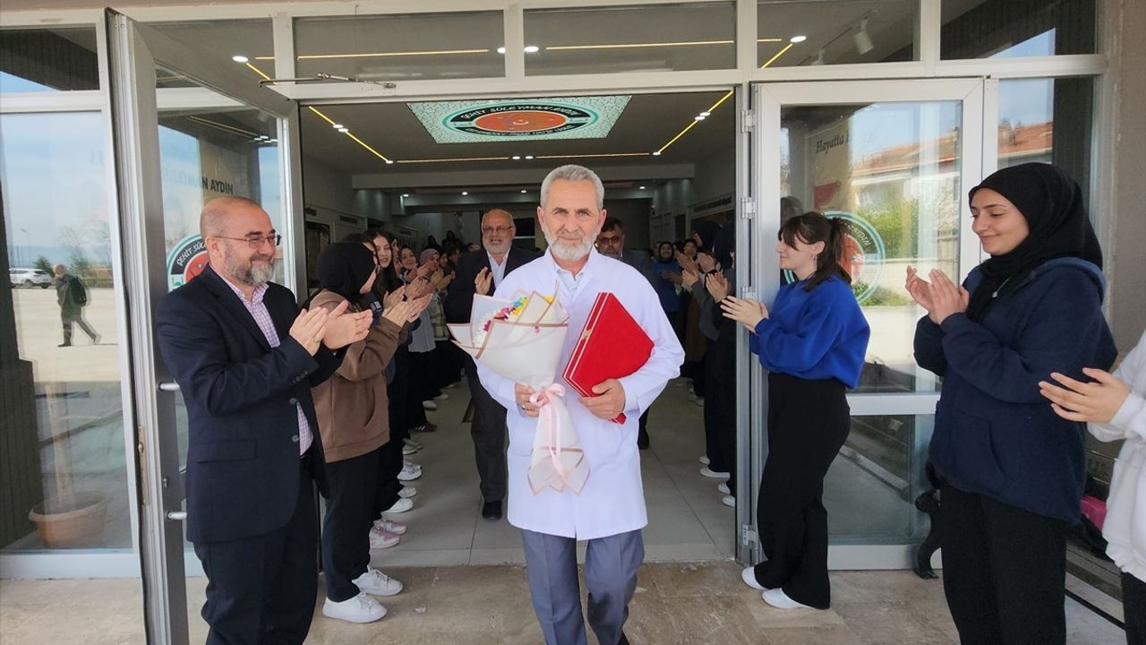 Suluova'da Duygu Dolu Emeklilik Veda Töreni
