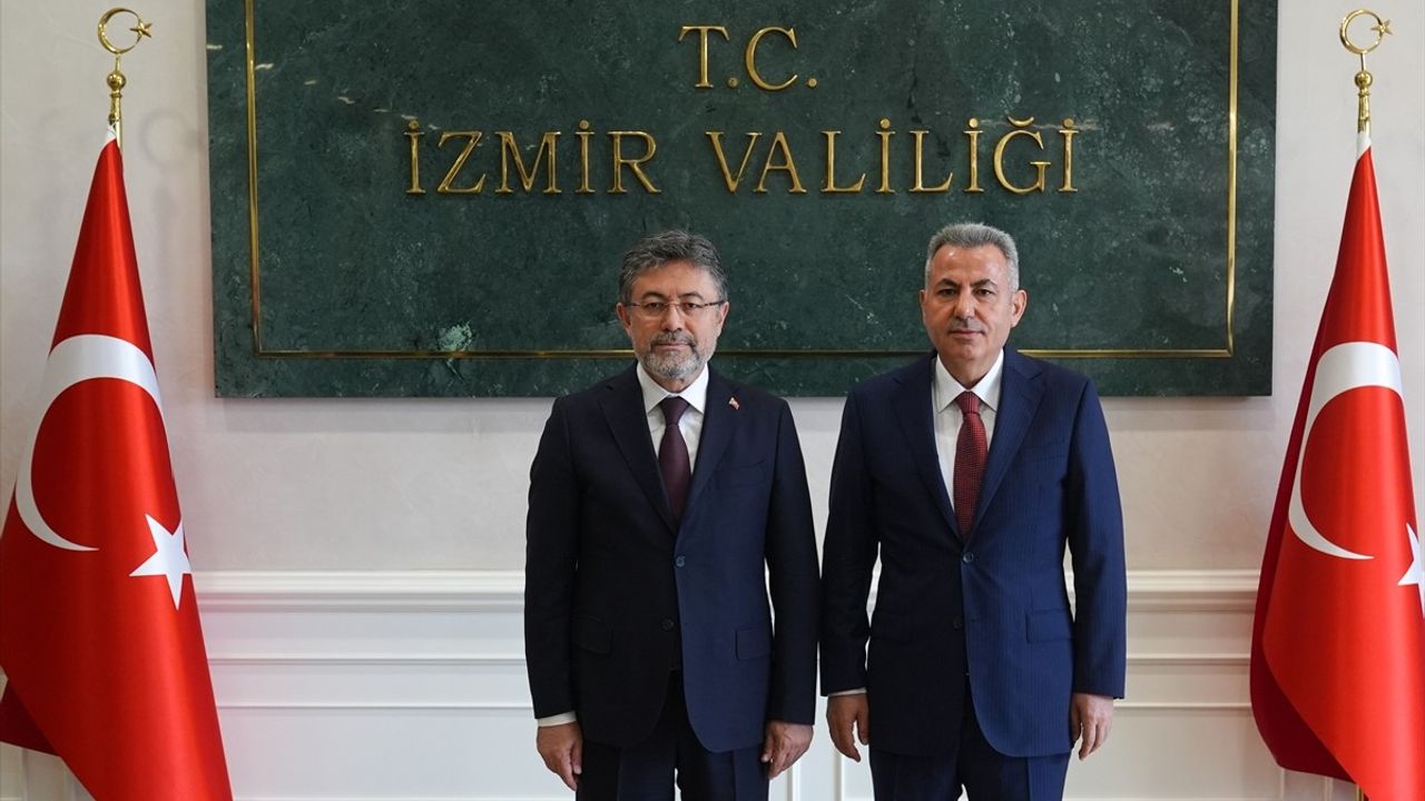 Tarım ve Orman Bakanı Yumaklı İzmir Valiliği'ni Ziyaret Etti