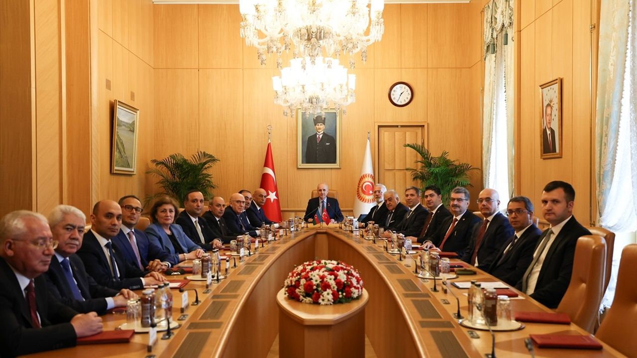 TBMM Başkanı Kurtulmuş, Azerbaycan Heyetini Ağırladı