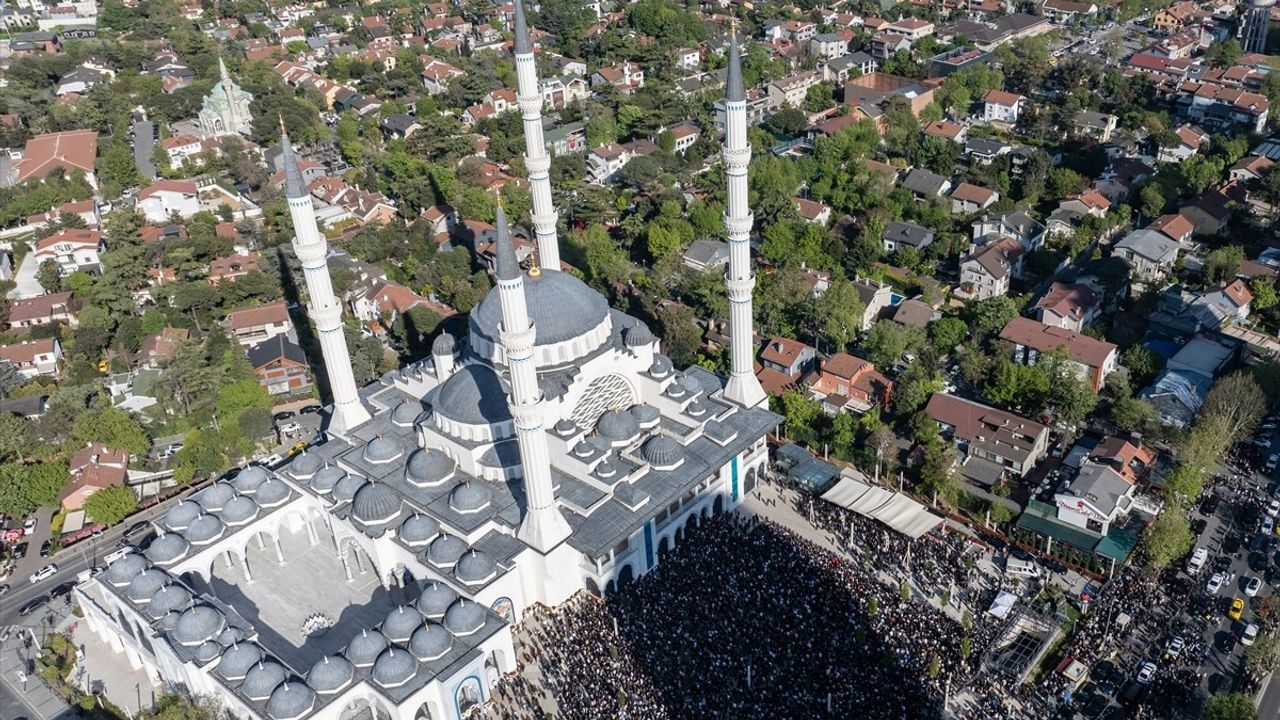 TBMM Başkanvekili Önder Zincirlikuyu Mezarlığı'na Defnedildi