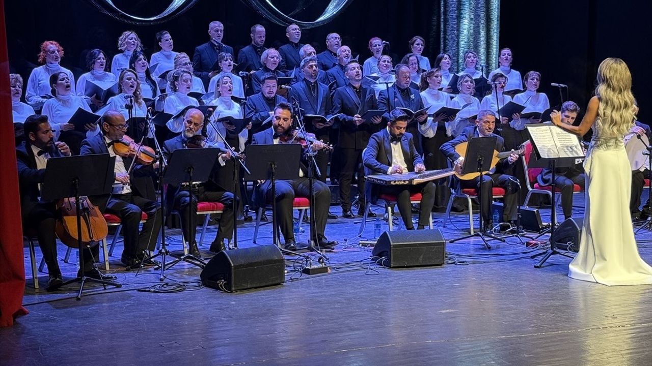Tekirdağ'da Alaeddin Yavaşca Besteleri Konseri Gerçekleşti