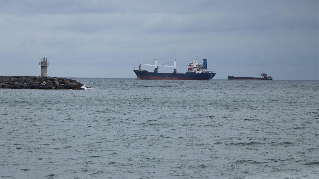 Tekirdağ'da Poyraz Deniz Ulaşımını Olumsuz Etkiliyor