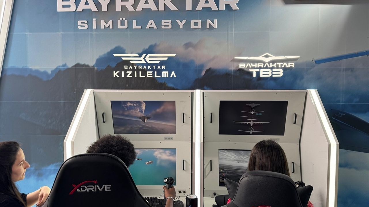 TEKNOFEST KKTC'de İHA Deneyimi: Baykar Simülatörleri Ziyaretçilerin Beğenisini Topladı