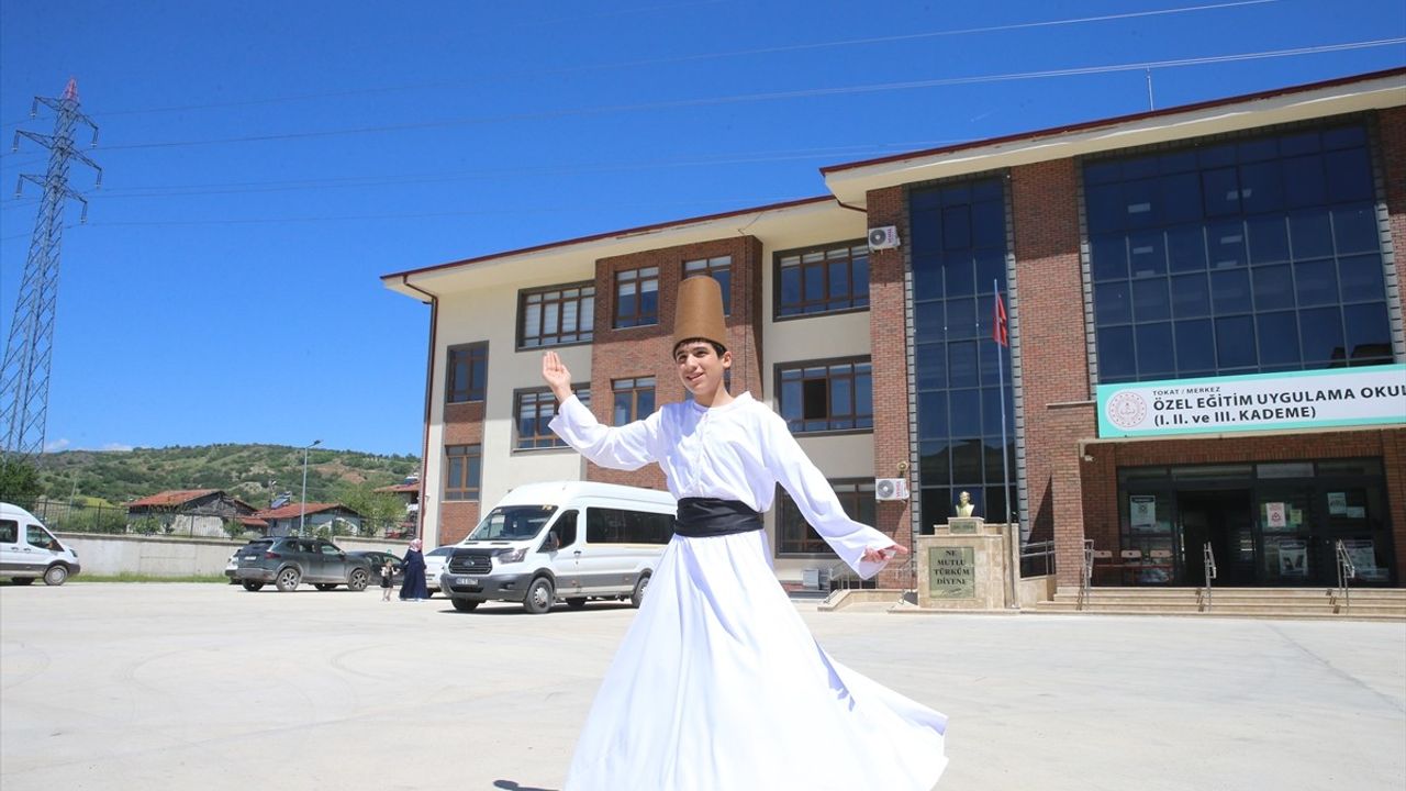 Tokat'ta Özel Öğrencilerden Semazen Grubu