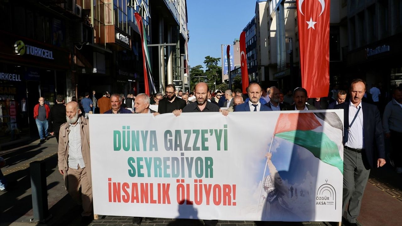 Trabzon'da Filistin'e Destek Yürüyüşü Düzenlendi