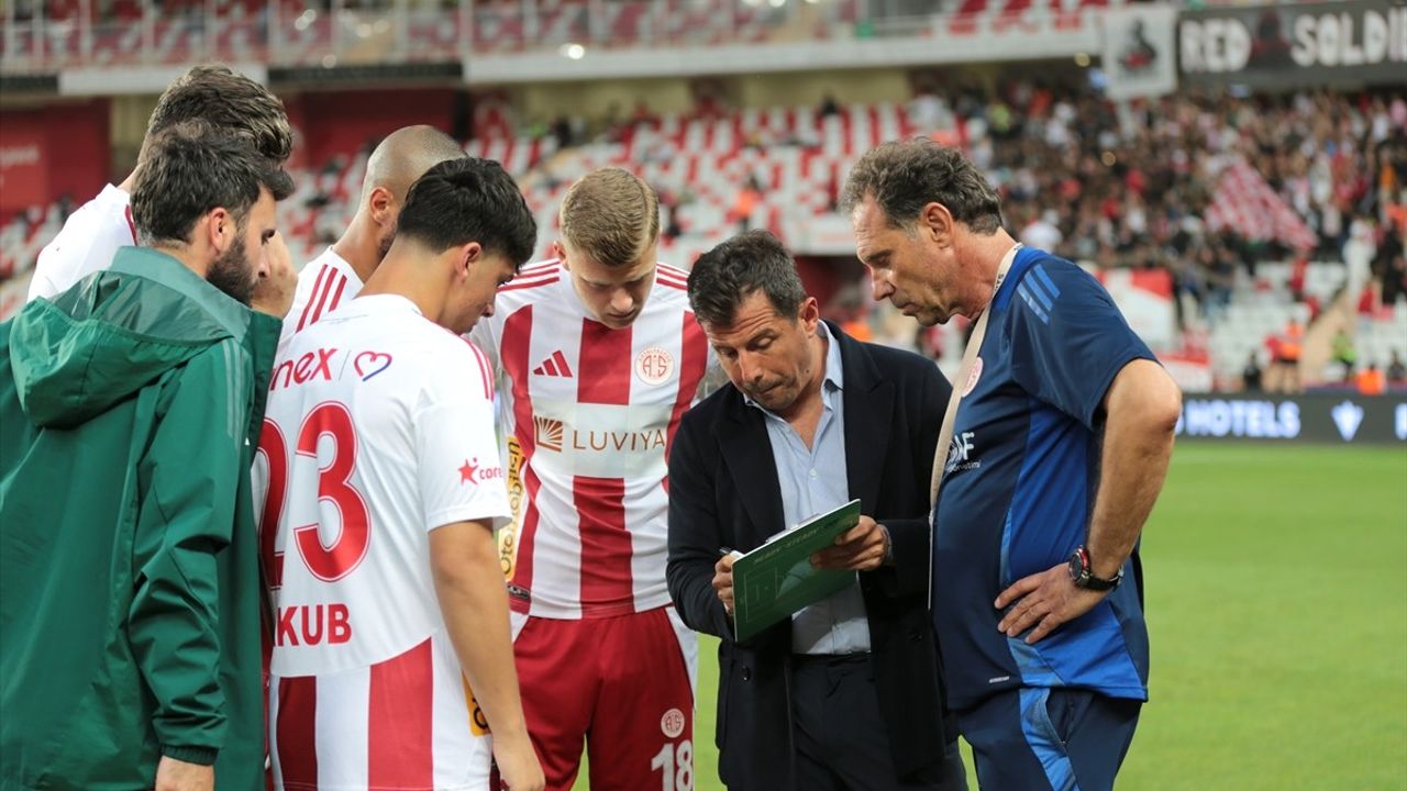 Trabzonspor, Onvo Antalyaspor'u Deplasmanda Yendi