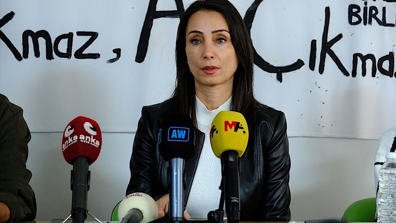 Tülay Hatimoğulları Van'da Gençlerle Buluştu