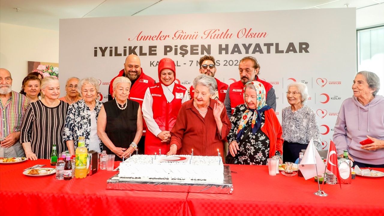 Türk Kızılay Anneler Günü Etkinlikleriyle Deprem Bölgesine Destek Verdi