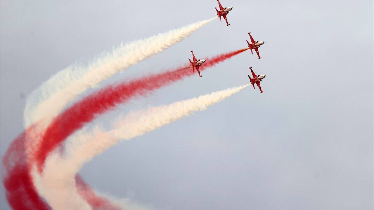 Türk Yıldızları Uluslararası Anadolu Ankası Tatbikatı-2025'te Gösteri Uçuşu Gerçekleştirdi