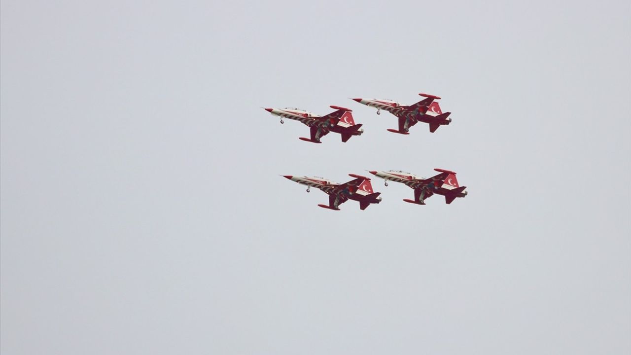 Türk Yıldızları ve SOLOTÜRK Samsun'da Prova Uçuşu Gerçekleştirdi